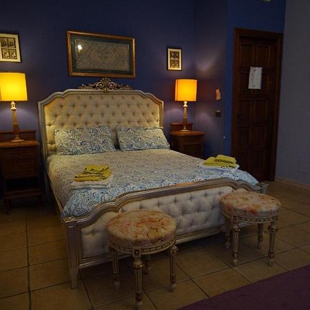 Castello D'Urso Somma B&B คาตาเนีย ภายนอก รูปภาพ