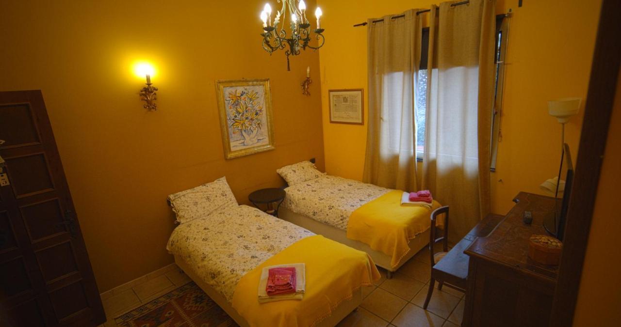 Castello D'Urso Somma B&B คาตาเนีย ภายนอก รูปภาพ