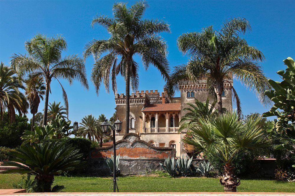 Castello D'Urso Somma B&B คาตาเนีย ภายนอก รูปภาพ