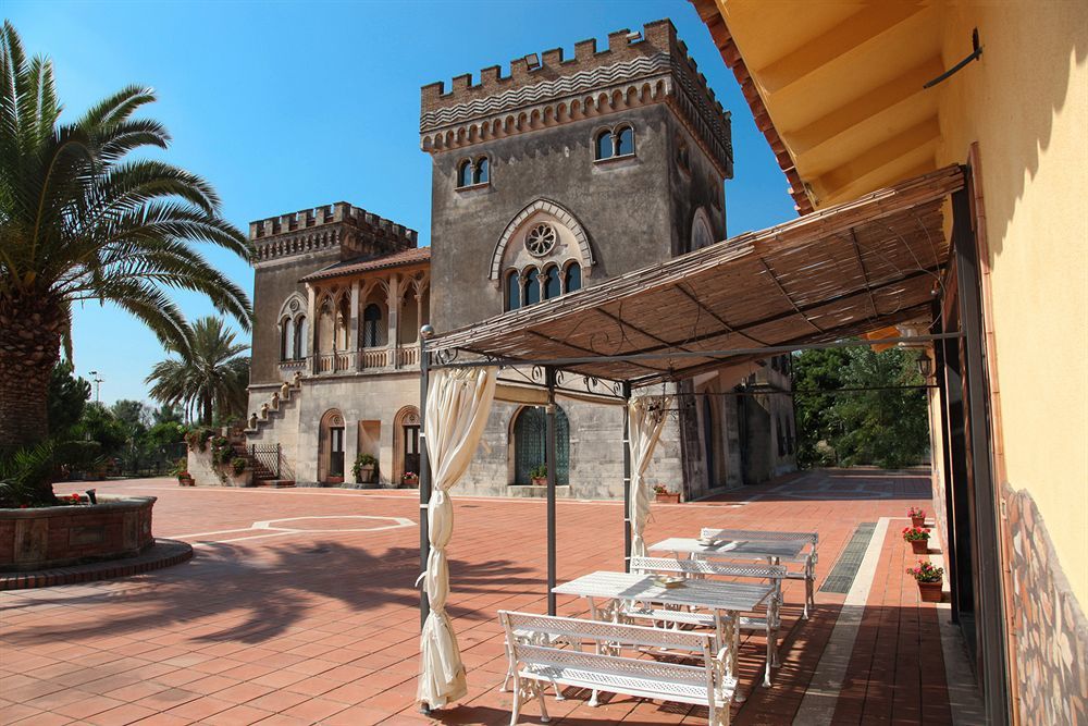 Castello D'Urso Somma B&B คาตาเนีย ภายนอก รูปภาพ